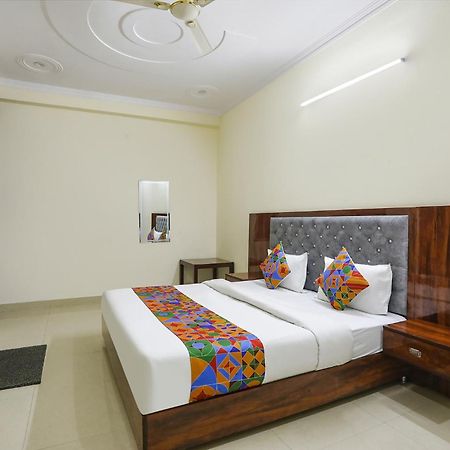 Fabexpress Asp Royal Residency Inn- Janakpuri Delhi  Exterior photo