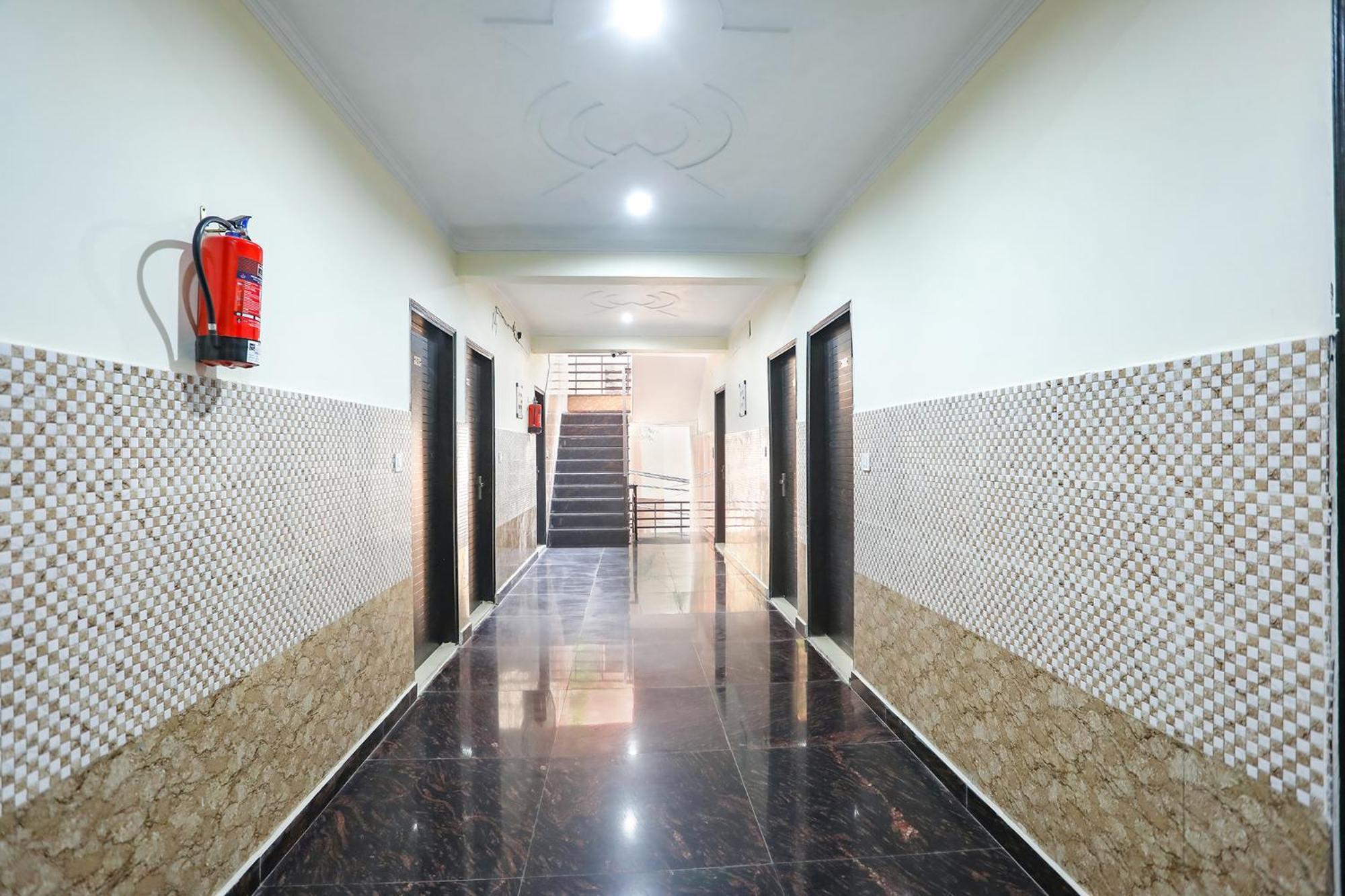 Fabexpress Asp Royal Residency Inn- Janakpuri Delhi  Exterior photo